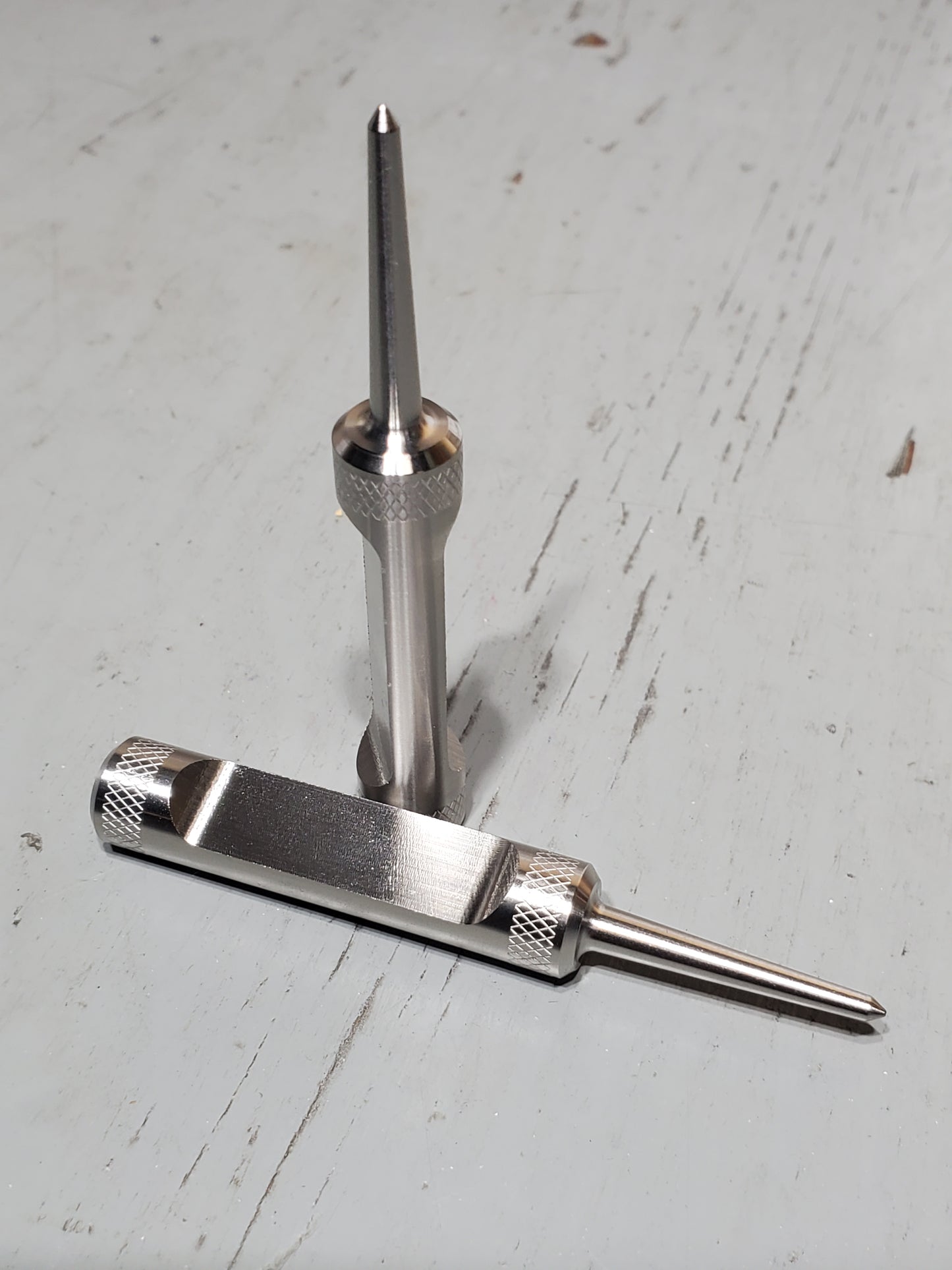 Single Prong Divot Tool