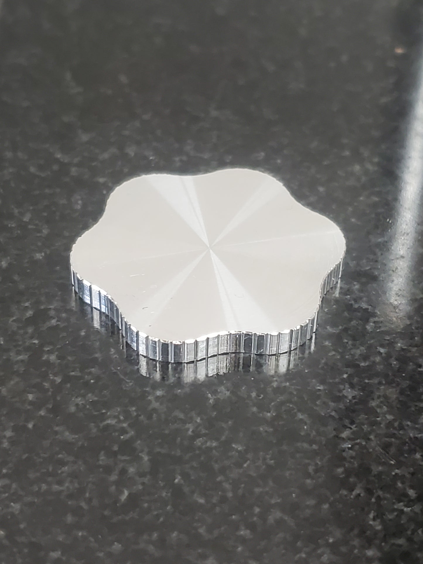 Clover / Flower 1-1/4" x 1/8"